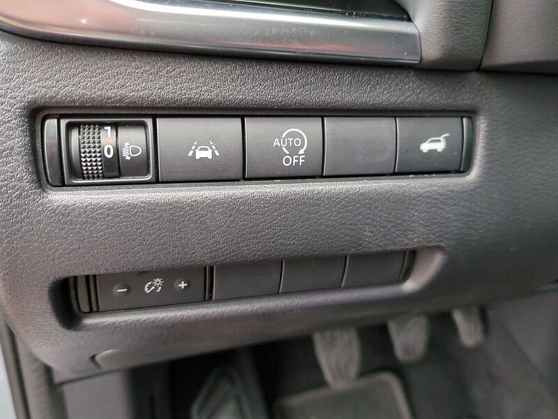 Nissan Qashqai 1.3 DIG-T MHEV N-Connecta ACC Navi LED